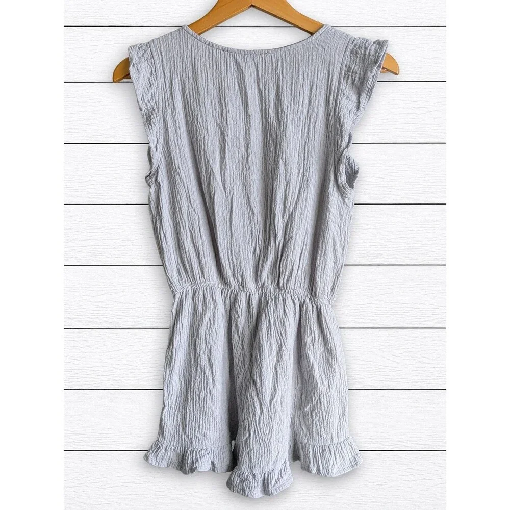 One Clothing NWT Forever 21 Short Jumpsuit Grey Ruffle M - Picture 2 of 5